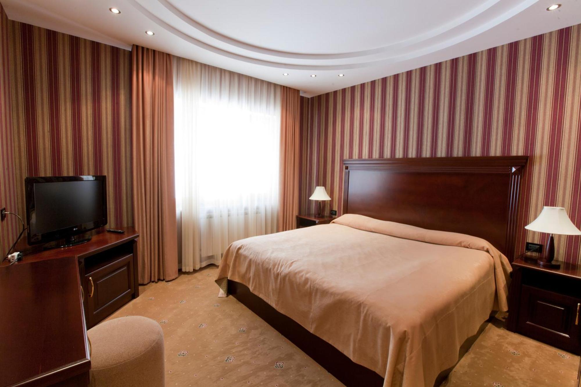 Hotel Dilijan Resort エクステリア 写真