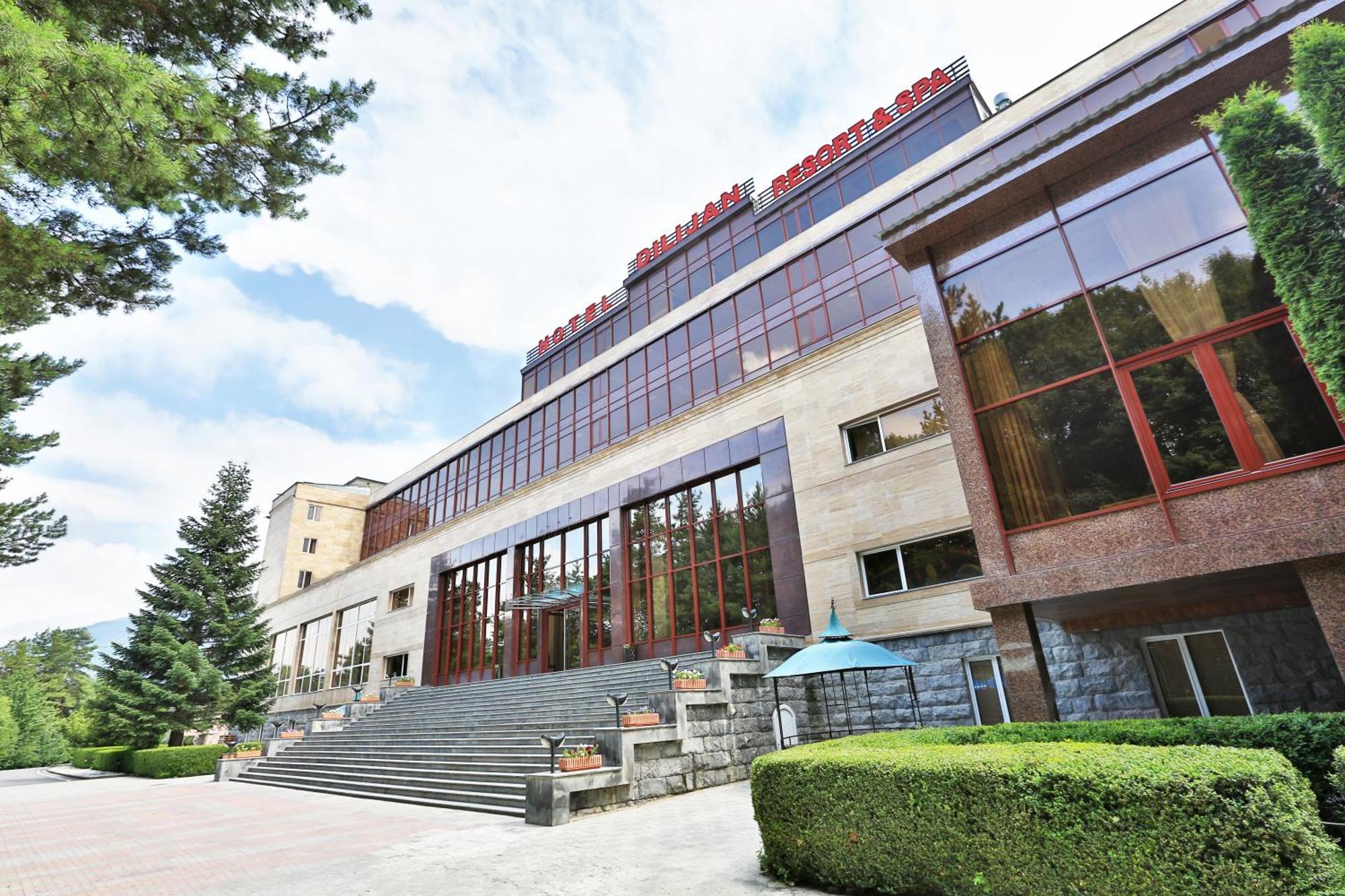 Hotel Dilijan Resort エクステリア 写真
